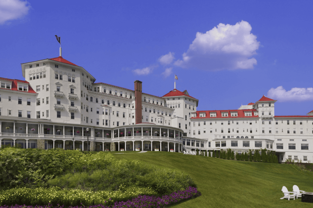 outside view of the Omni Mount Washington Resort